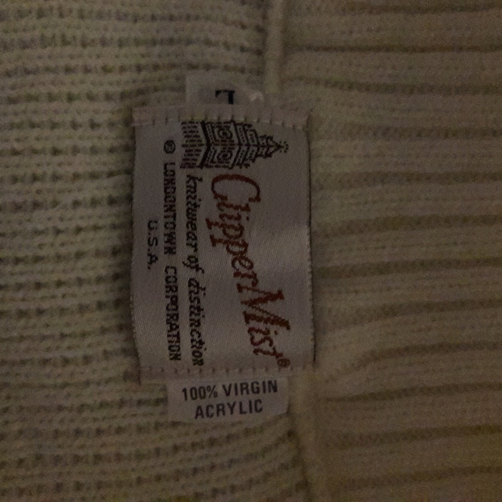 Sweater - Picture 4 of 4